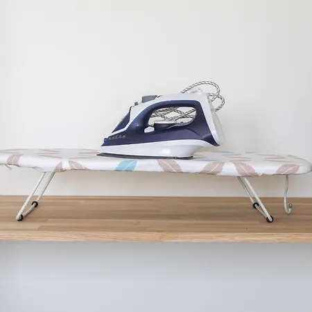 African-style - Stadtnah, Parkplatz, E-ladestation Fuer Auto & Fahrraeder, Gitterbox Fuer Fahrraeder, Fitnessstudio Coblenza