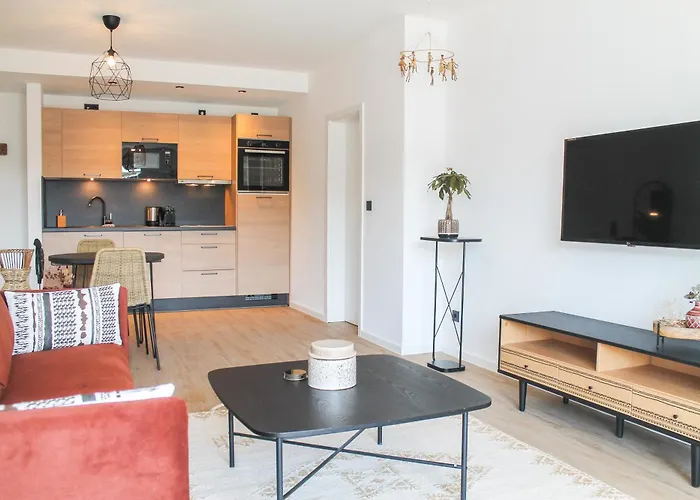 Апартаменты African-style - Stadtnah, Parkplatz, E-ladestation Fuer Auto & Fahrraeder, Gitterbox Fuer Fahrraeder, Fitnessstudio Кобленц